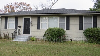 Building Photo - 4811 Sefa Cir N