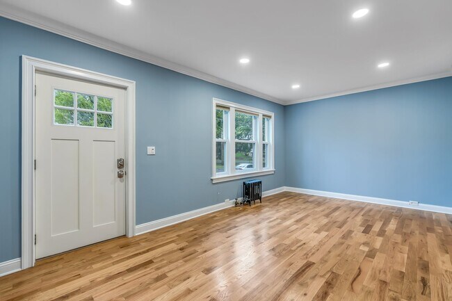 Foto del edificio - 8 Baltusrol Pl