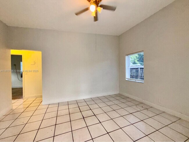 Foto del edificio - 824 NW 4th Ave
