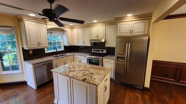 Foto del edificio - 310 Milesford Ct