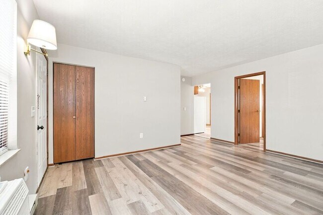 Building Photo - 205 N Madison Rd