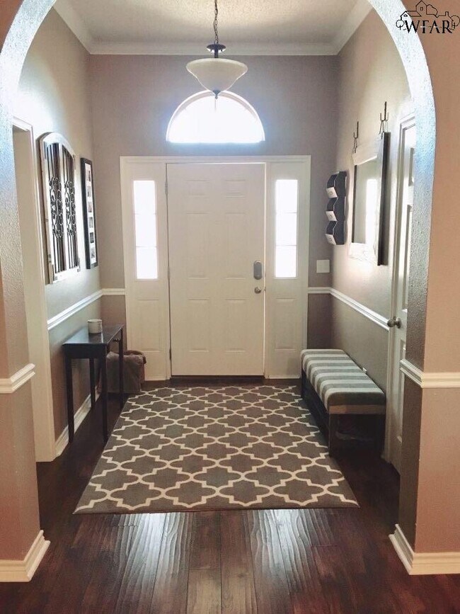 Foto del edificio - 4800 Libby Dr