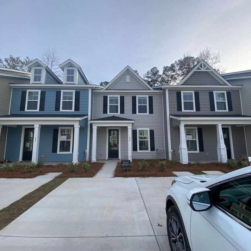 Foto principal - Brand New Townhome in The New Hampton Wood...