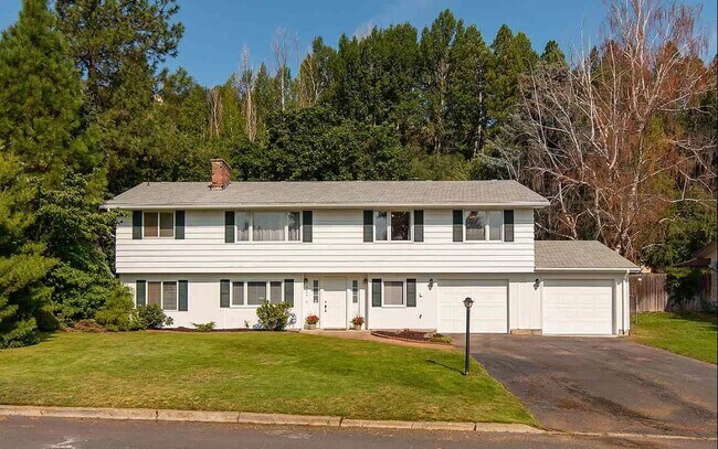 Foto del edificio - 8205 N Jefferson Dr