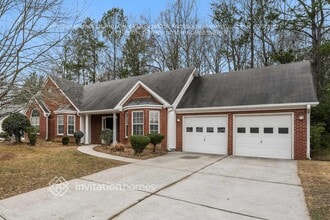 Building Photo - 2315 Shady Oaks Dr