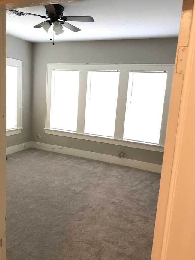 Dormitorio 1 - 1125 W Gray St