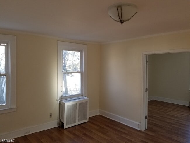 Building Photo - 11 Lewis St