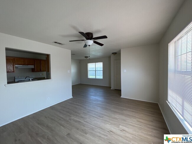 Building Photo - 915 McDaniel Cir