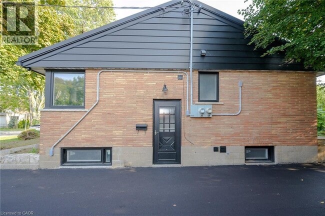 Building Photo - 39 Westminster Ave