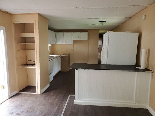 Building Photo - Your next home is available now!