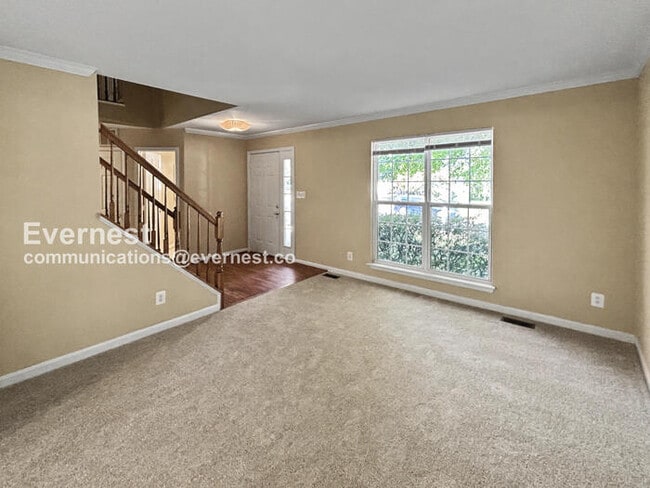 Building Photo - 8 Sarrington Ct