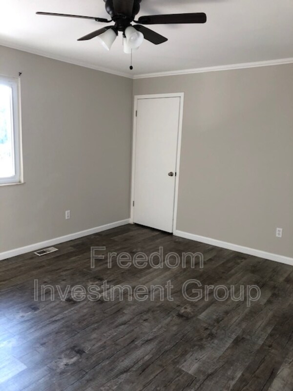 Building Photo - 157 Louella Dr
