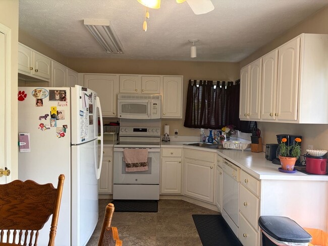 Photo - New Home For Rent Bellevue!