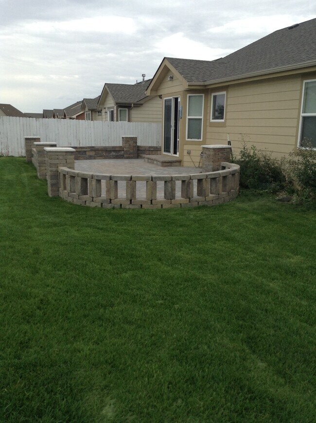 Building Photo - 3 BEDROOM, 2 BATHROOM, SINGLE FAMILY SADDL...