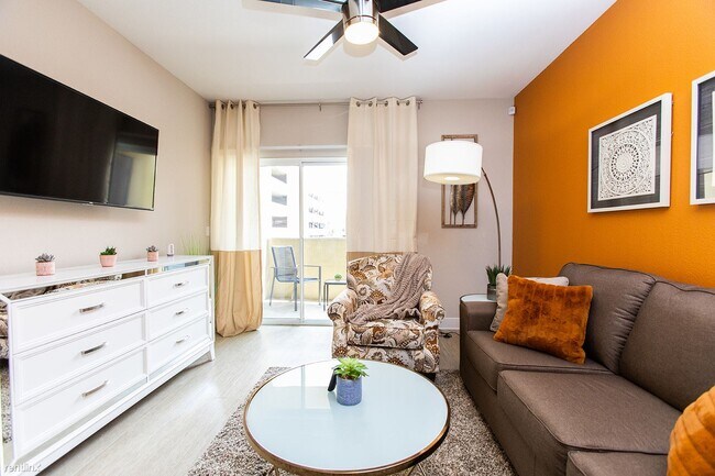 Building Photo - 1 br, 1 bath Apartment - 24565 Town Center Dr