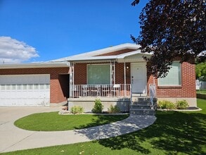 Building Photo - 173 E 1050 N