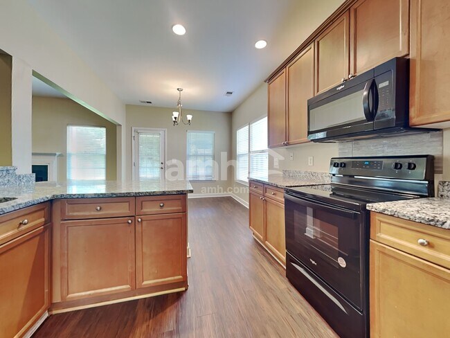 Building Photo - 3048 Argyll Dr