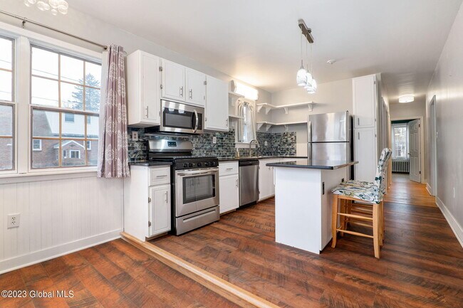 Building Photo - 25 Fordham Ct