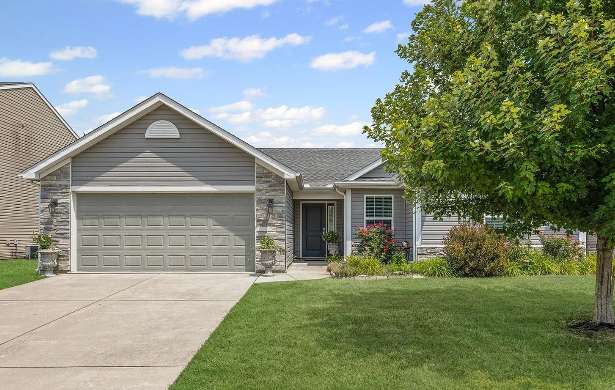 Foto principal - 2175 Cushing Dr