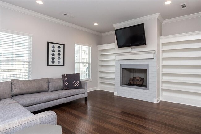 Building Photo - 6516 W Pleasant Way