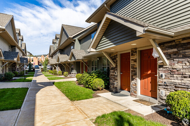 948 Wayne Ave - The Cottages on Campus