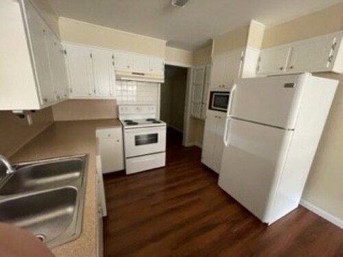 Primary Photo - 30121 Julia St