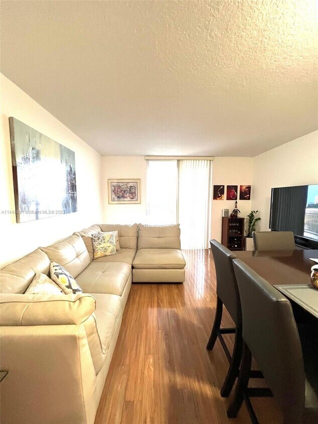 Primary Photo - 900 SW 8th St