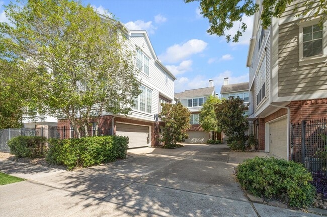 Building Photo - 808 Asbury St