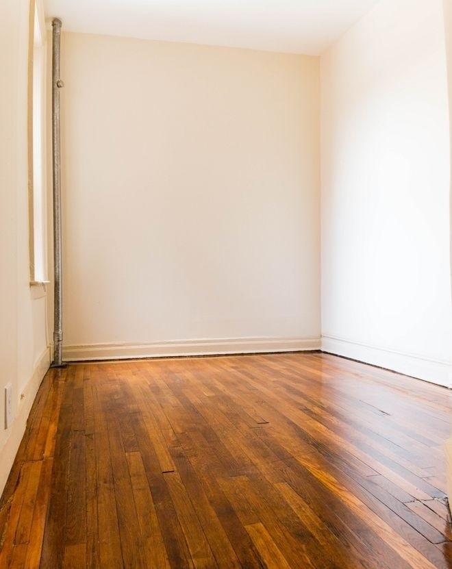 Primary Photo - 565 Parkside Ave
