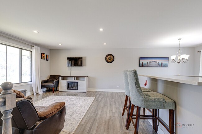 Foto del edificio - 1171 Saylesville Ln