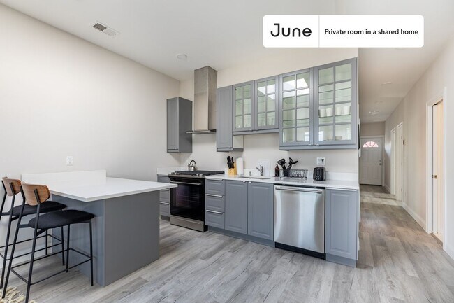 Foto del edificio - Room in Shared 5 bed/2 bath home in JFK/UMass