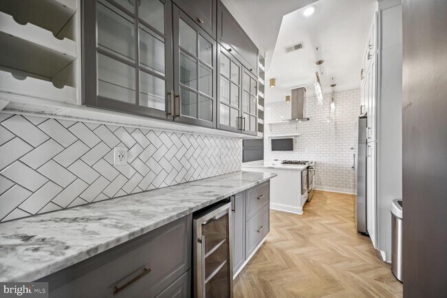 Foto del edificio - 2012 D St NE