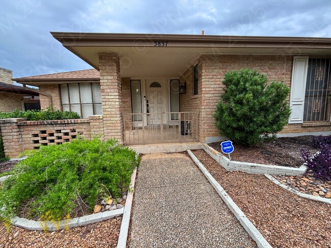 Building Photo - 5837 Northgap Dr
