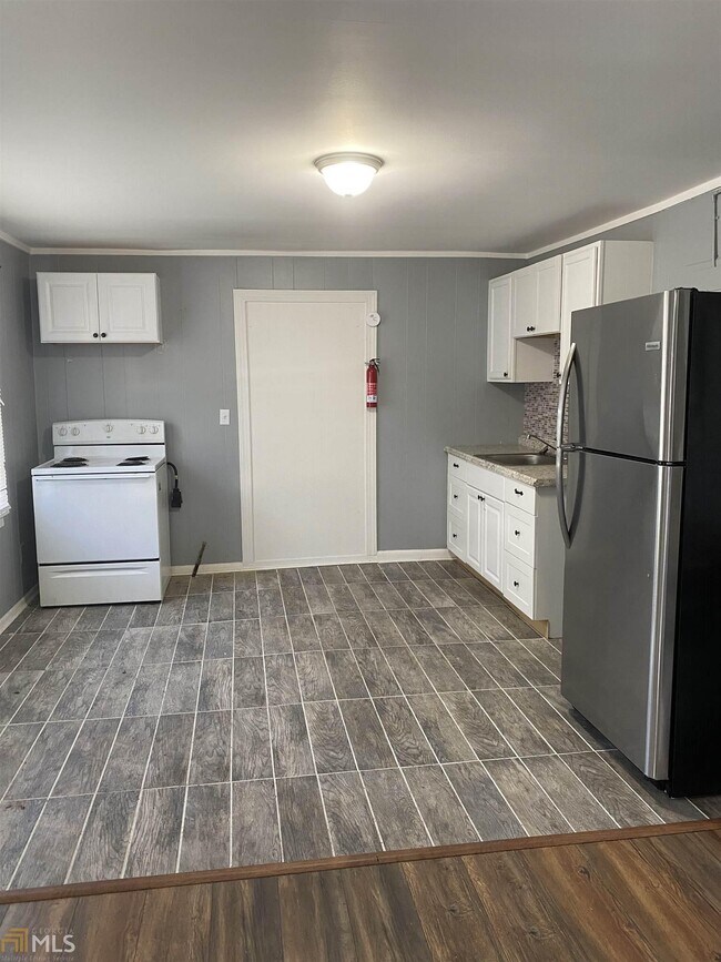 Building Photo - 3069 Montpelier Pl