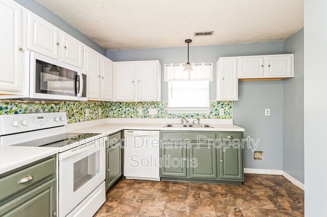 Foto del edificio - 3321 Hunting Wood Ct