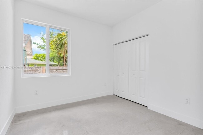 Foto del edificio - 616 NW 15th Ave