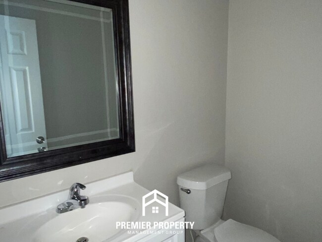 Foto del edificio - Spacious 3BR/2.5BA Raleigh Home | 1,528 Sq Ft, Fireplace, Garage & Fenced Yard