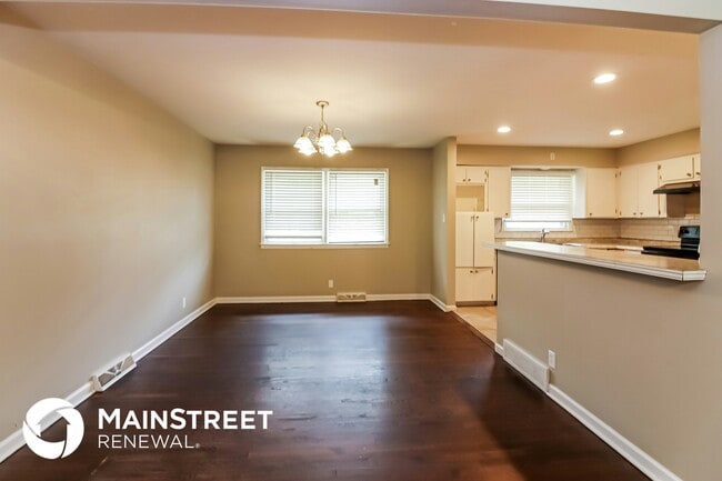 Building Photo - 7200 Willow Ave