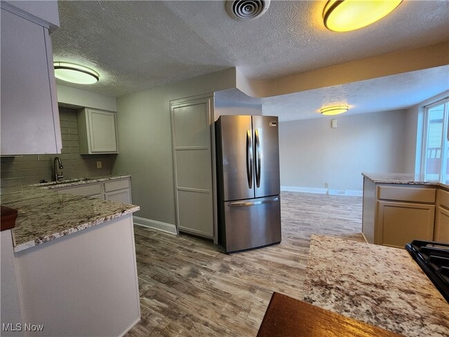 Foto del edificio - 2452 Bromley Rd