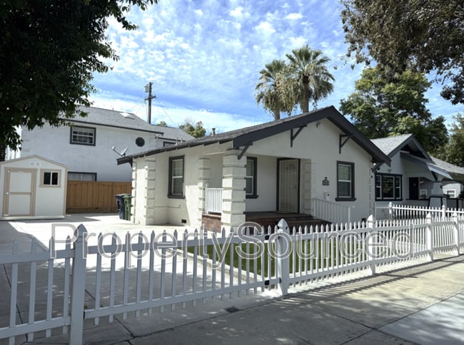 Building Photo - 949 Windeler Ave