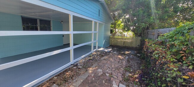 Foto del edificio - 2439 2nd Avenue SE