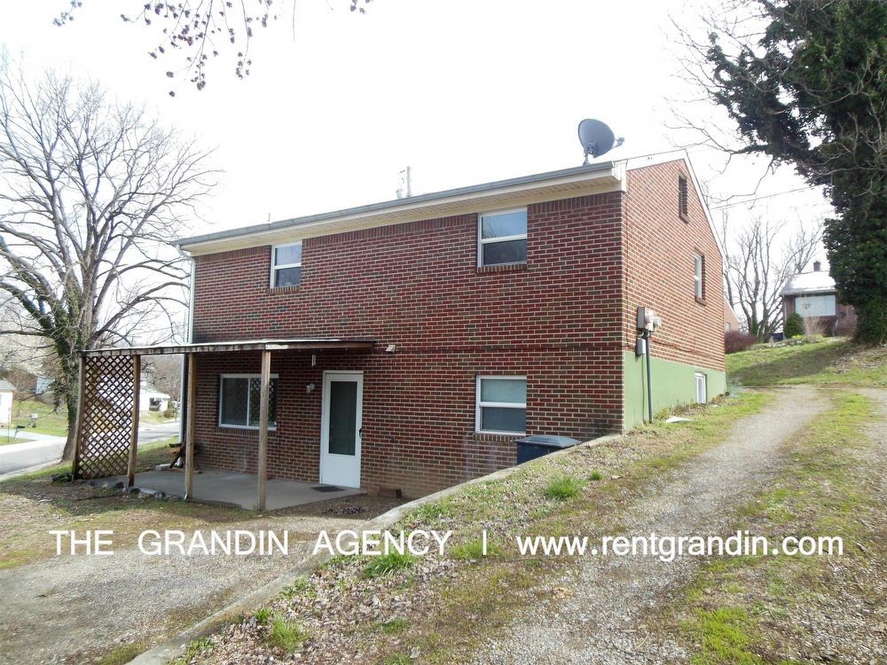 1468 Greenbrier Ave SE, Roanoke, VA 24013 - Room for Rent in Roanoke ...