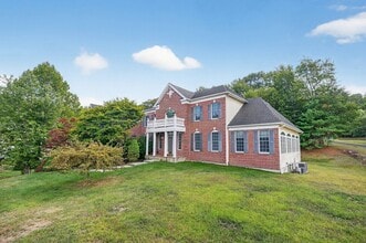 Building Photo - 4 Summit Way