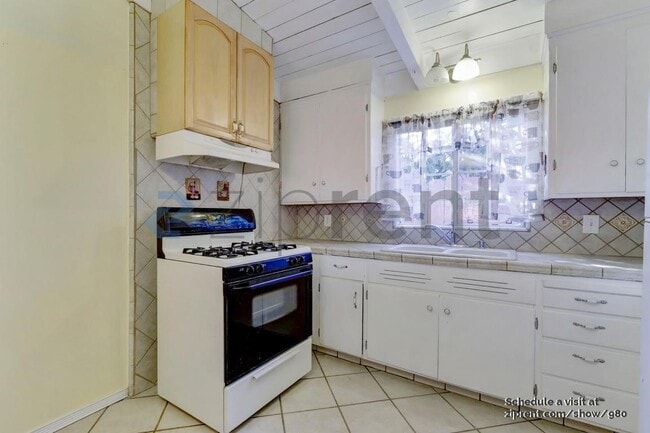 Foto del edificio - 364 N 9th St