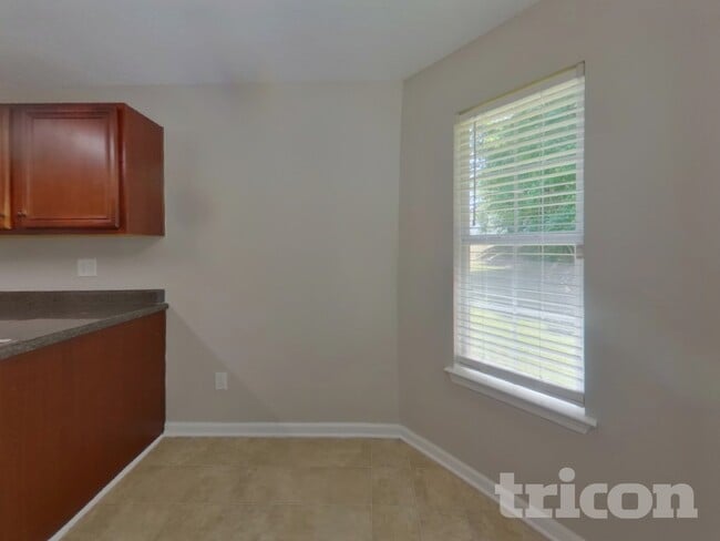 Foto del edificio - 1418 White Rocks Way NE