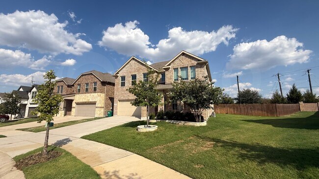 Building Photo - 2600 Briarhurst Ct