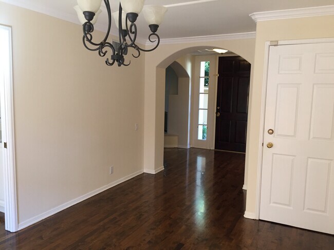 Dining room - 837 15th St