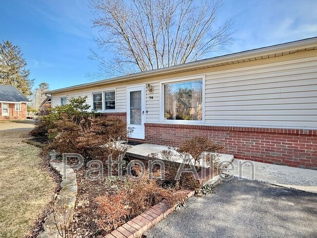 Building Photo - 74 Oakdale Dr