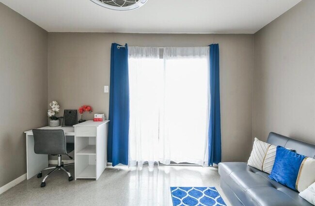 Foto del edificio - 8529 Hearth Dr