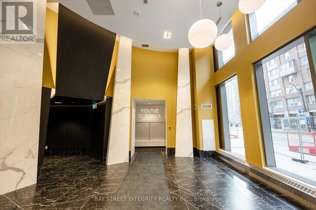 Photo du bâtiment - 121 Lower Sherbourne St